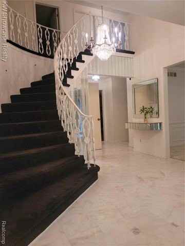 5064 Far Ravine Ct - Photo 3 of 32