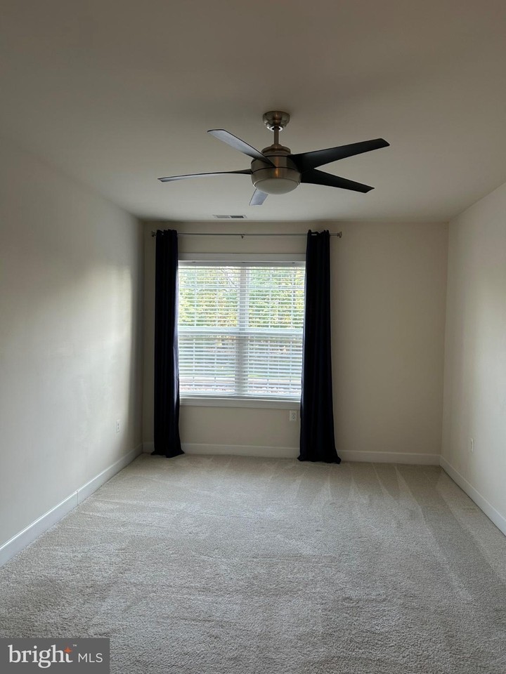 10530 Resort Rd #101 - Photo 4 of 13