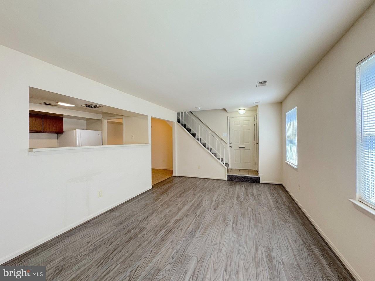 8632 Walutes Cir #B - Photo 4 of 17
