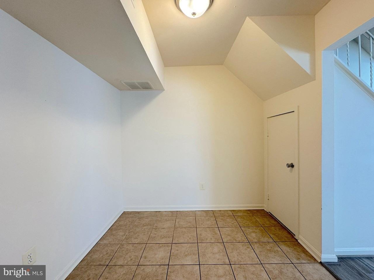 8632 Walutes Cir #B - Photo 6 of 17