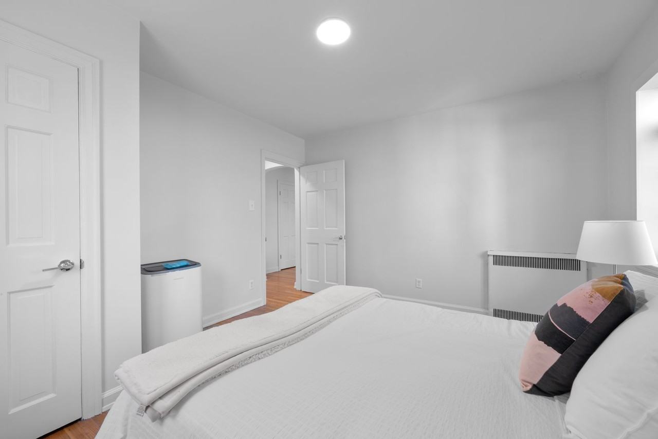 451 E Town St #215 - Photo 5 of 29