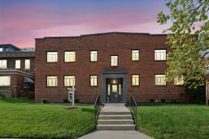 featured image of 451 E Town St #001