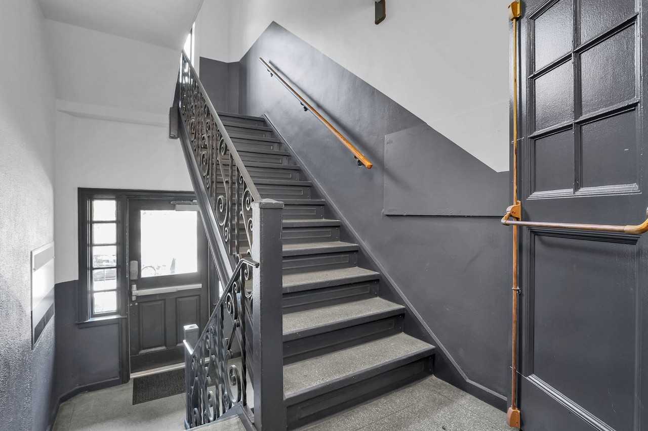 451 E Town St #001 - Photo 5 of 24