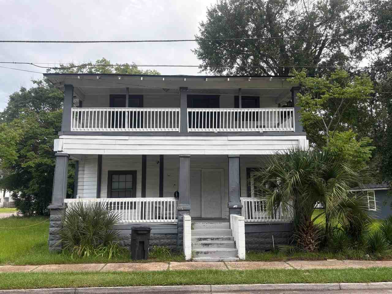 1129 Grothe St - Photo 2 of 20
