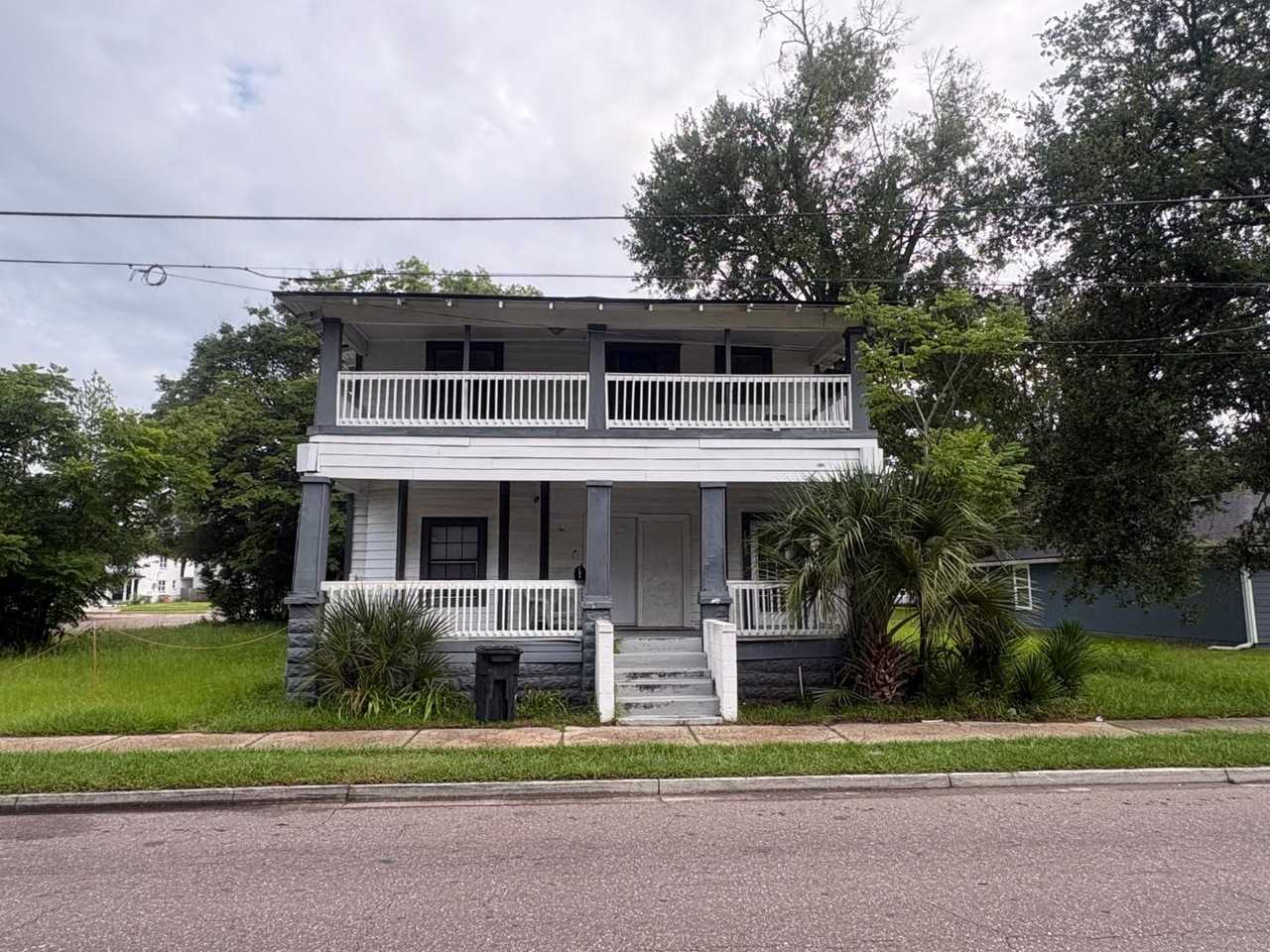 1129 Grothe St - Photo 3 of 20