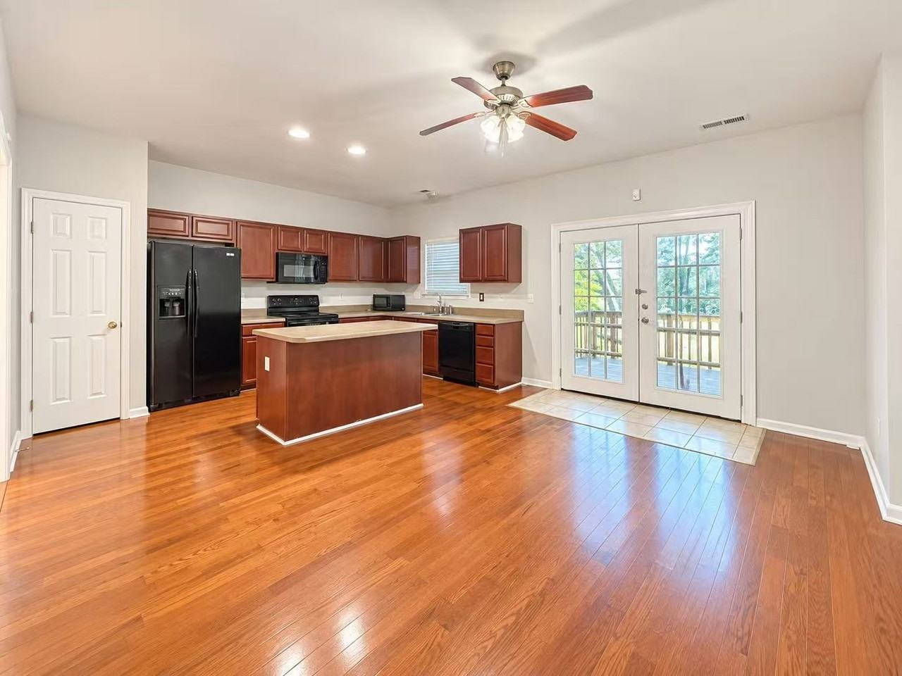 468 Canewood Pl #1 - Photo 3 of 14