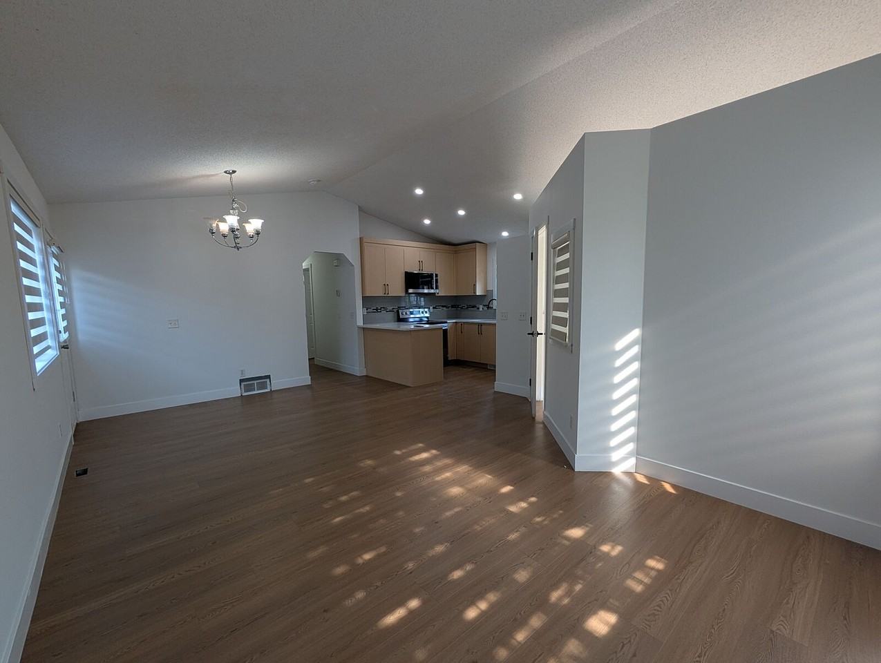 239 Martinvalley Cres Ne