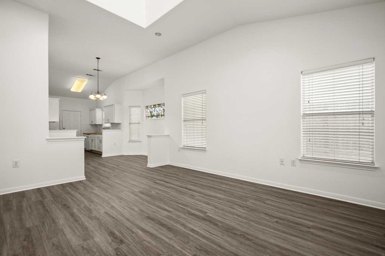 6337 Florencia Ln - Photo 6 of 20