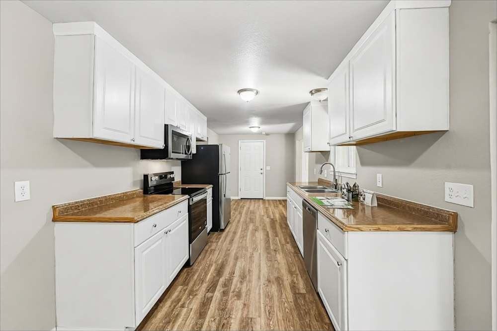 23924 99th Avenue South - Photo 3 of 7
