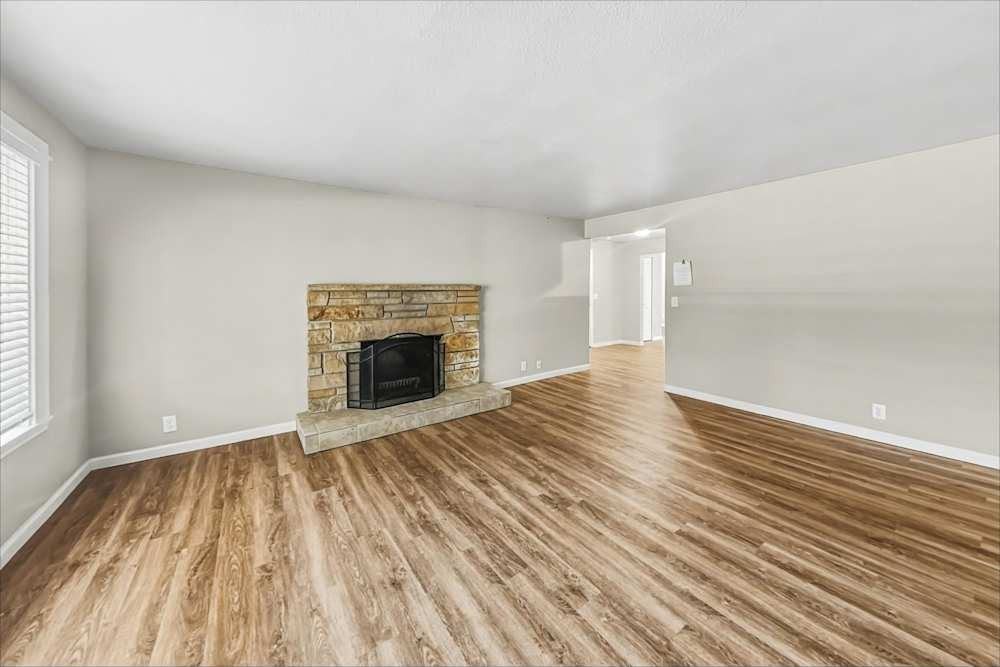 23924 99th Avenue South - Photo 5 of 7