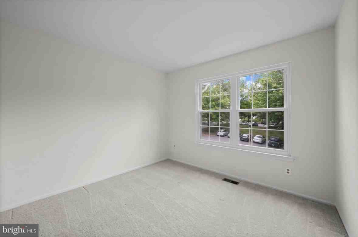 4775 Leyden Way - Photo 4 of 20