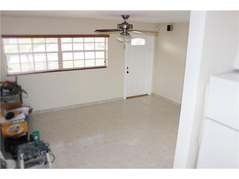 7844 NW 171st St - Photo 2 of 8