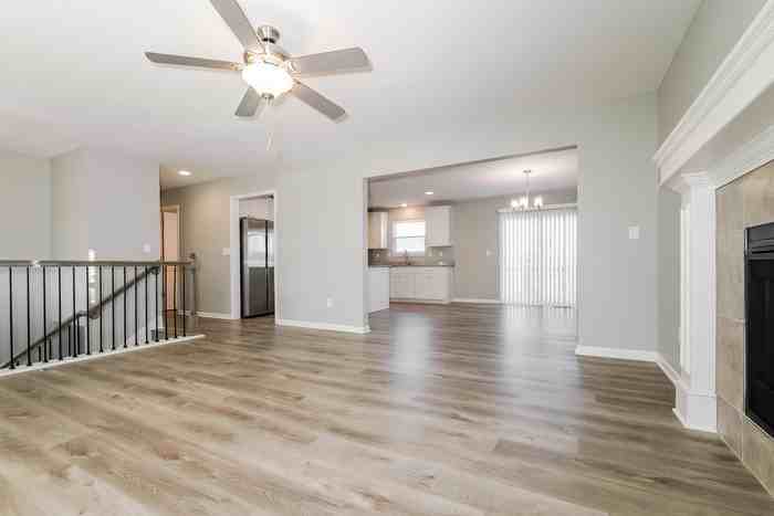 912 Nw High View Dr - Photo 2 of 16