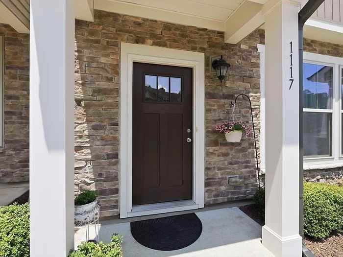 1117 Metropolitan Dr - Photo 4 of 38