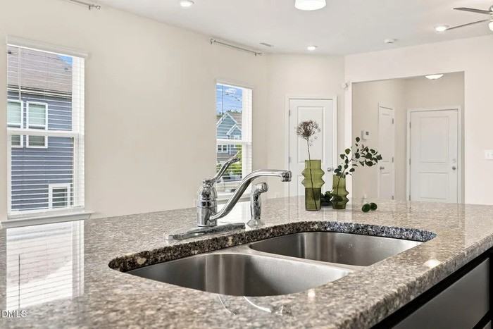 1025 Felman Rd - Photo 5 of 22