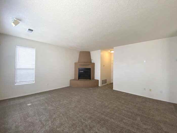 7412 Carbondale Ct Nw - Photo 4 of 27