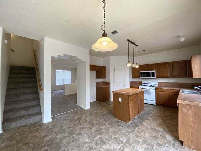7412 Carbondale Ct Nw - Photo 7 of 27