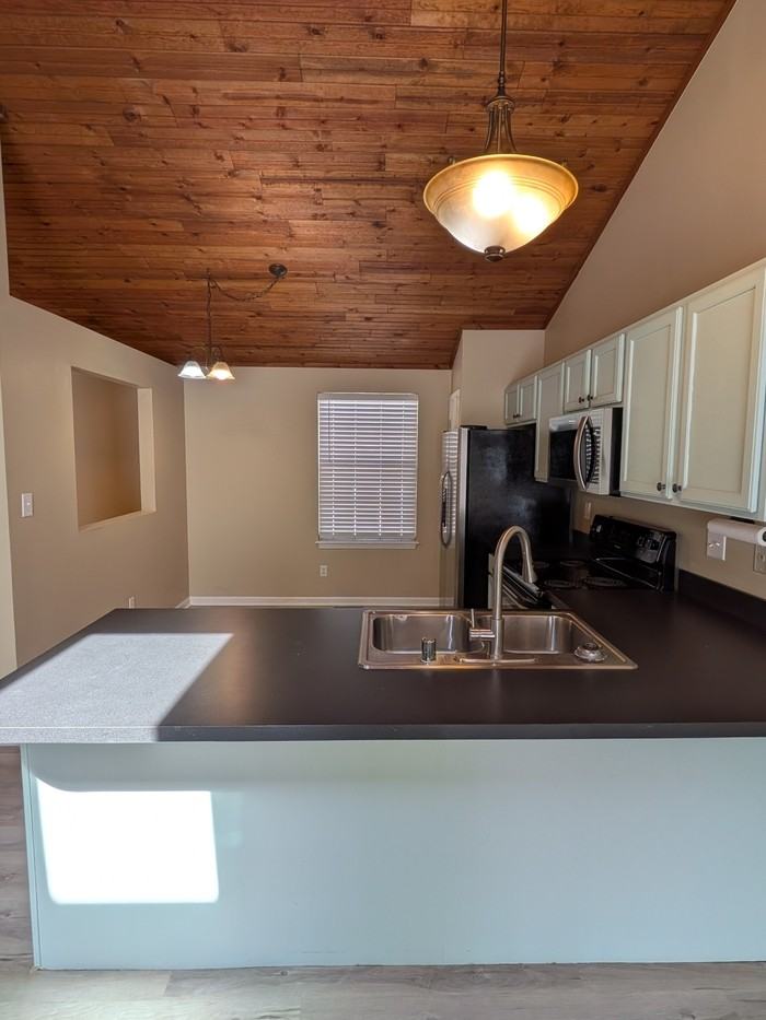 2552 Knightsbridge Ln #1 - Photo 5 of 19