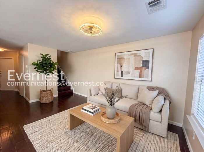 2875 Southampton Way - Photo 4 of 23