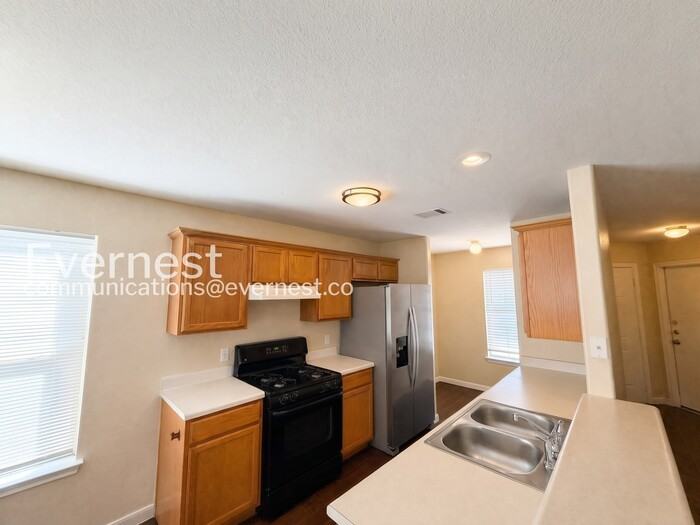 2875 Southampton Way - Photo 5 of 23