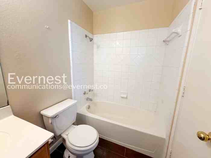 2875 Southampton Way - Photo 7 of 23