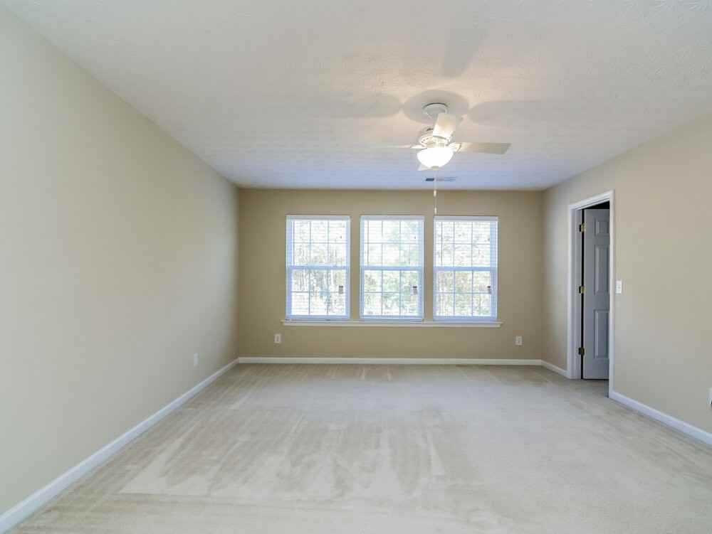 341 Meadows Ln - Photo 6 of 14
