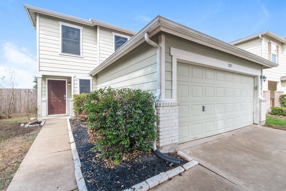 7807 Pasture Spring Ln - Photo 4 of 17