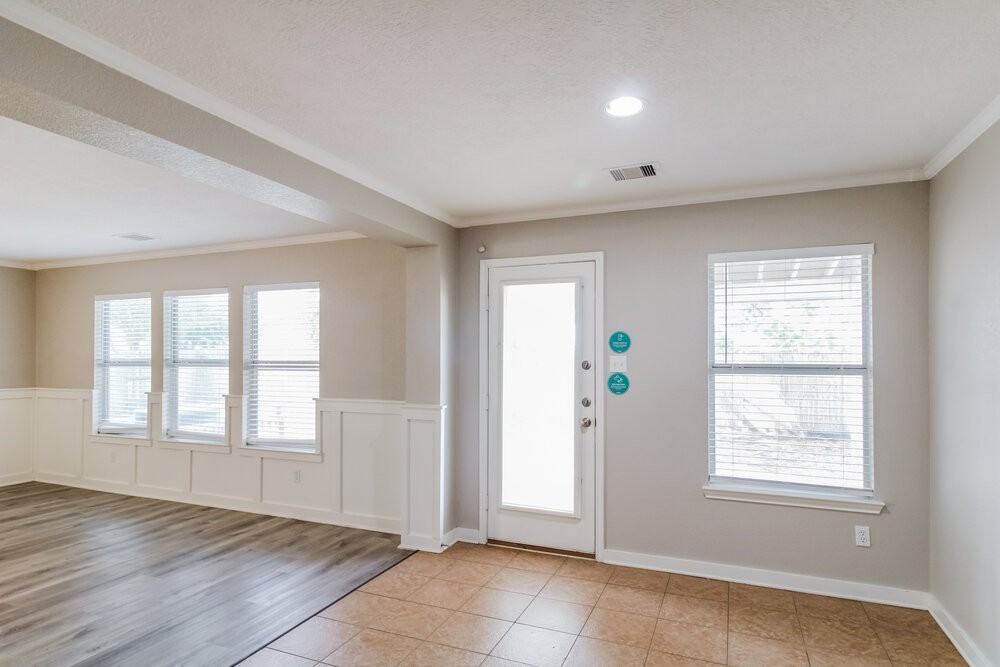 7807 Pasture Spring Ln - Photo 7 of 17