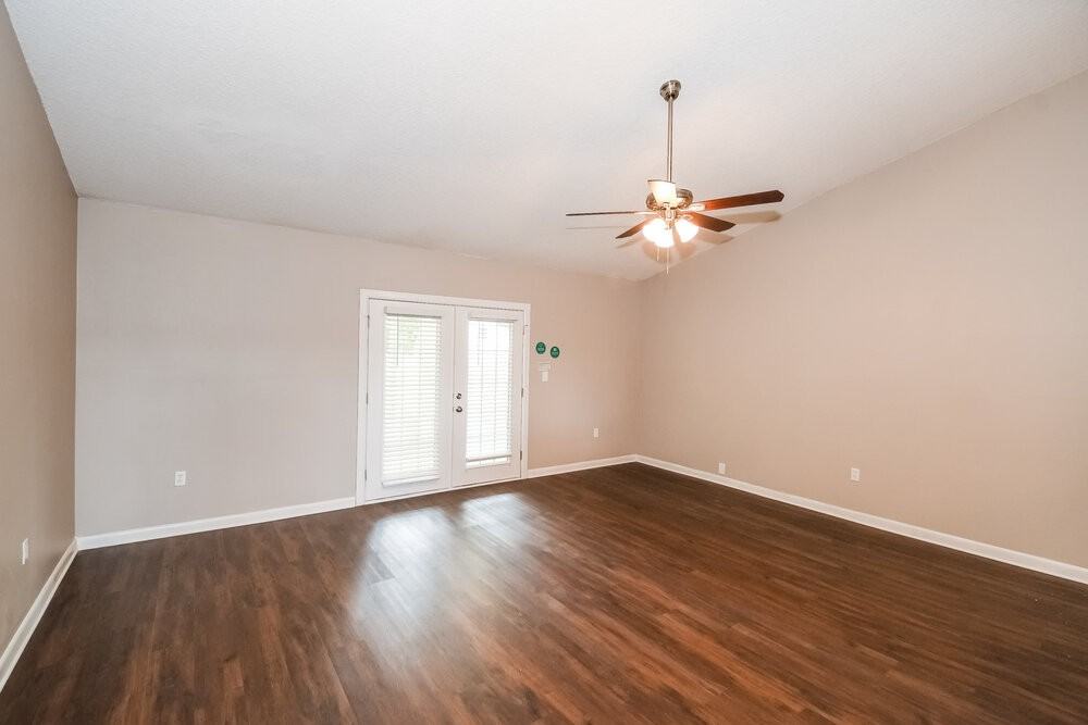 3499 Guernsey Ct - Photo 3 of 16