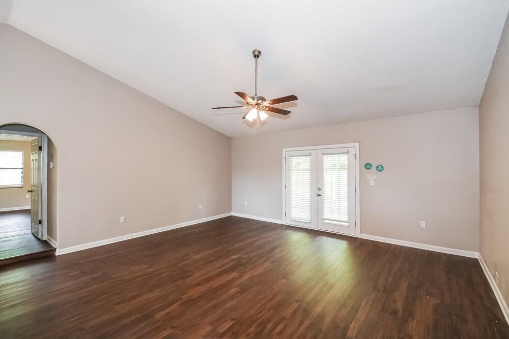 3499 Guernsey Ct - Photo 5 of 16