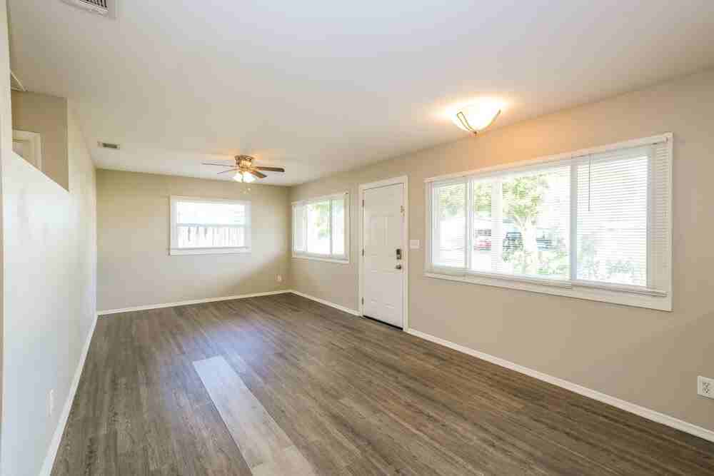 9691 52nd Way N - Photo 5 of 16
