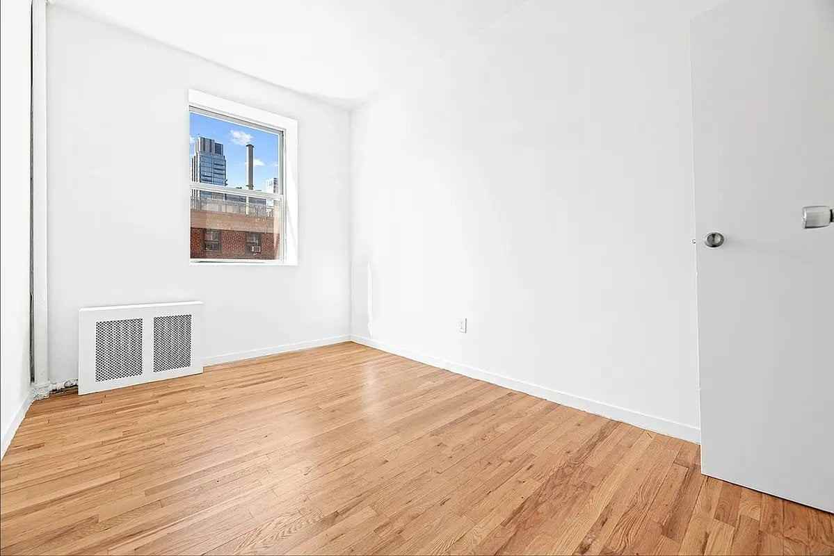 239 W 63rd St #2A - Photo 2 of 8