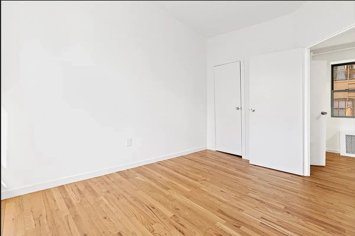 239 W 63rd St #2A - Photo 4 of 8
