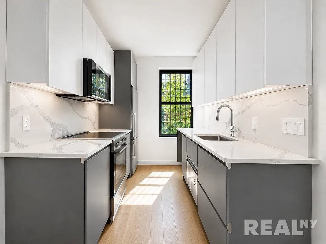 19 Wyckoff St #9 - Photo 4 of 6