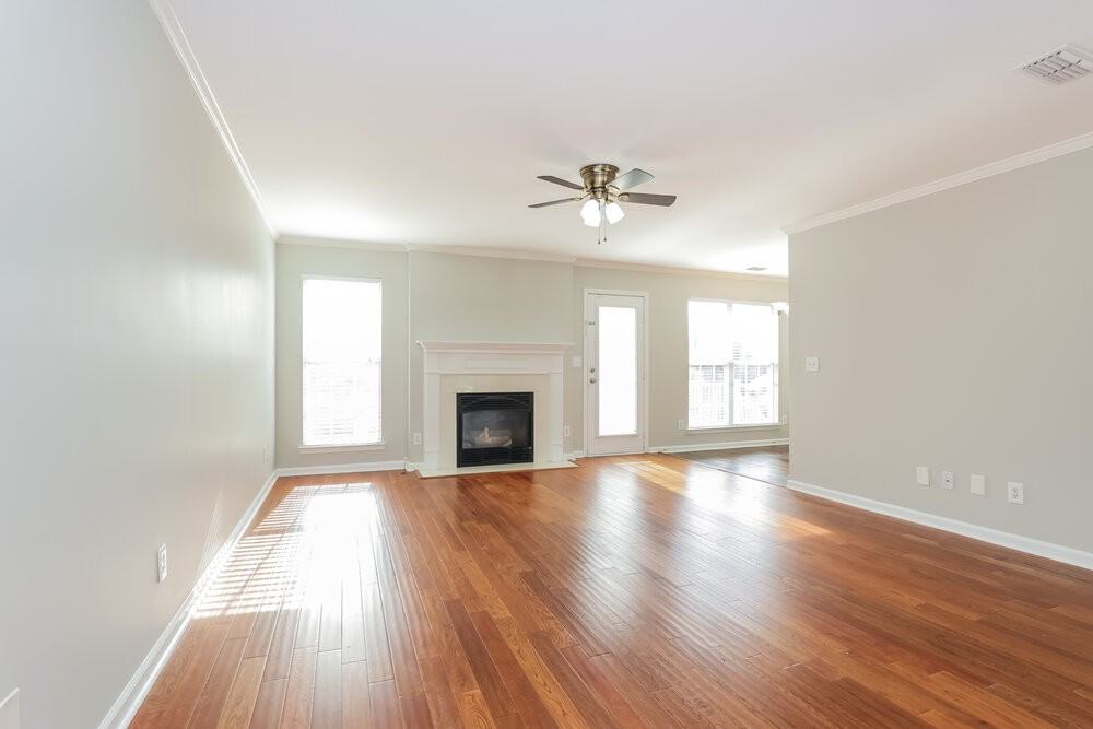 806 Bristol Dr - Photo 4 of 17