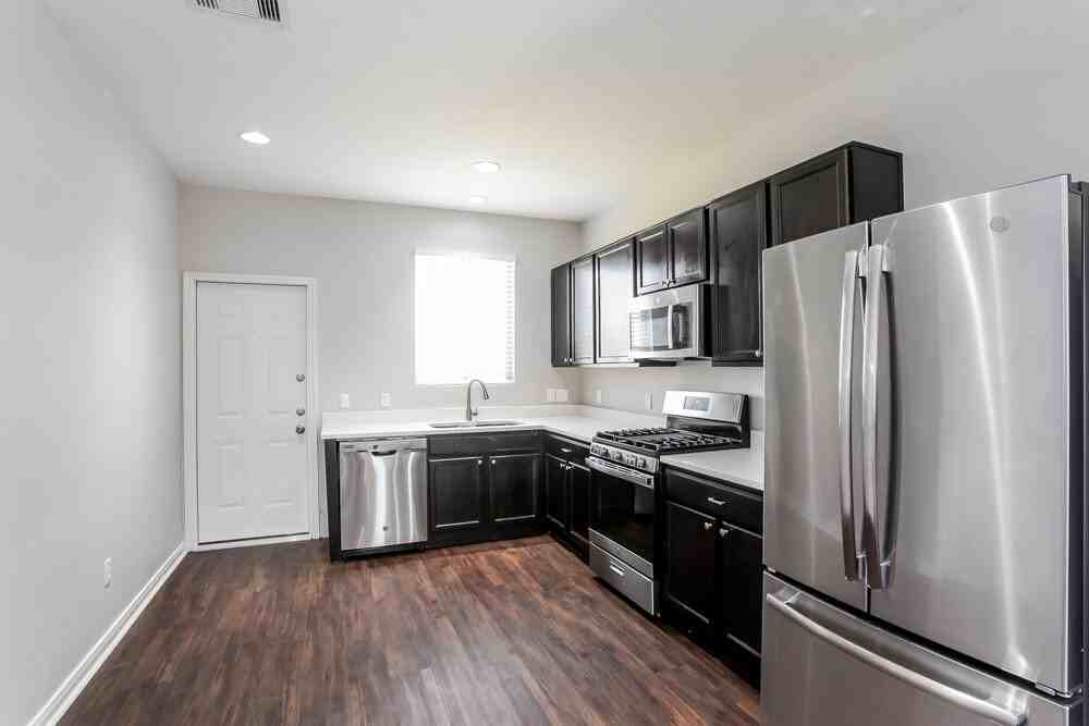 6627 Dayridge Ln - Photo 6 of 16