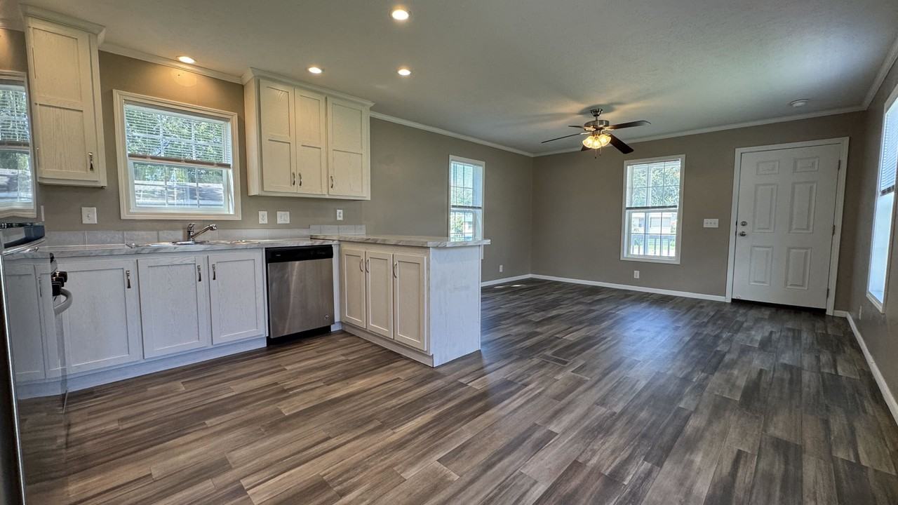 310 22nd St Nw #389 - Photo 5 of 27