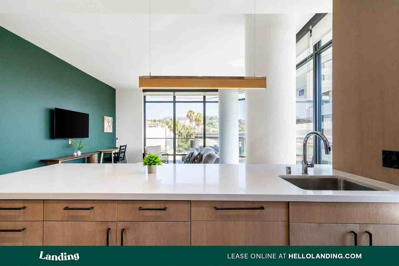 1755 Argyle Ave - Photo 2 of 50