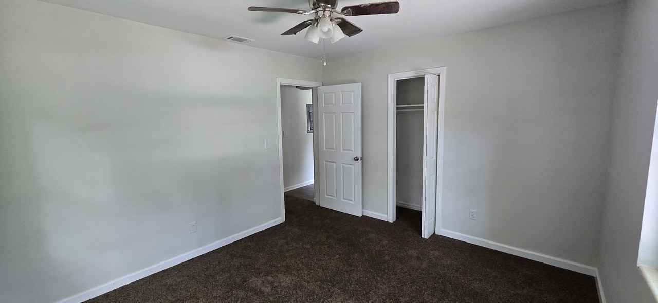 1090 Ontario St - Photo 4 of 8