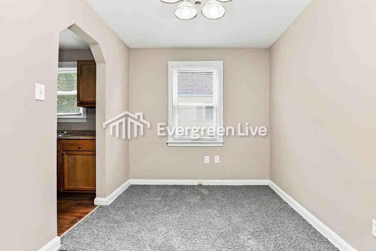 8612 Pine Rd - Photo 5 of 15