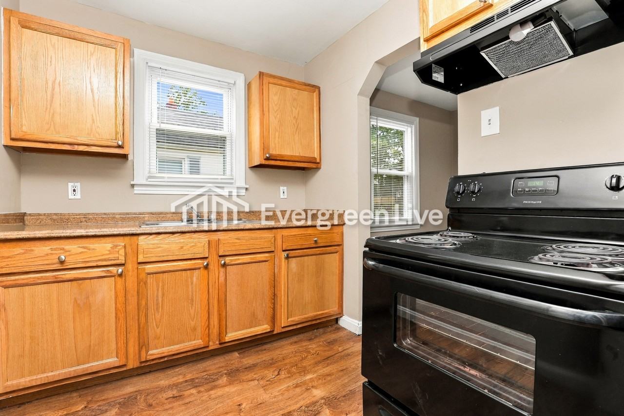 8612 Pine Rd - Photo 6 of 15