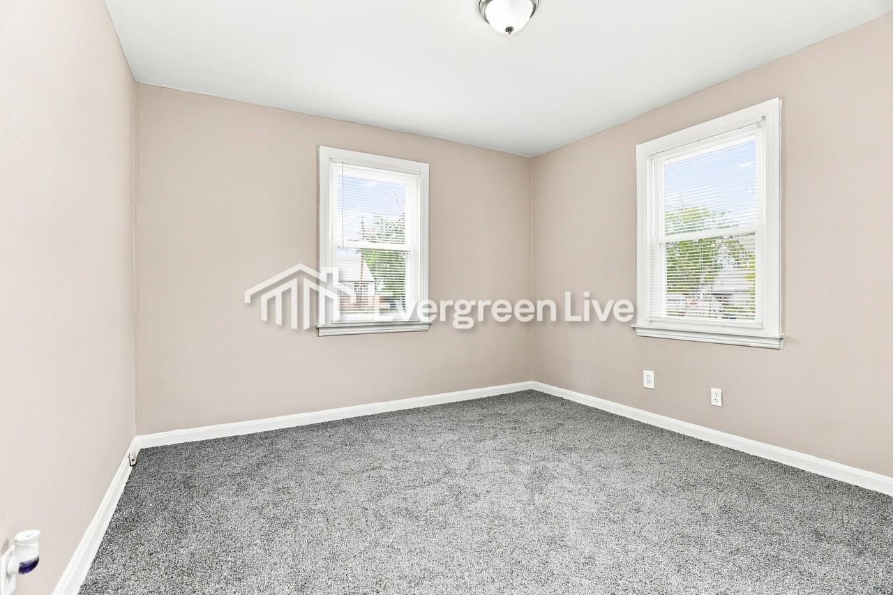8612 Pine Rd - Photo 7 of 15