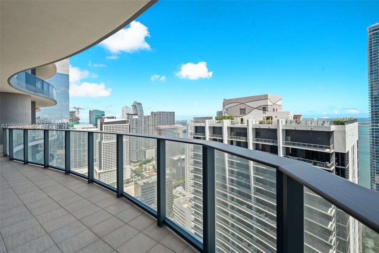 Brickell Plaza & SE 10th St - Photo 6 of 25