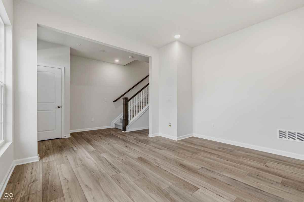 14549 Elsmere Ln - Photo 6 of 42