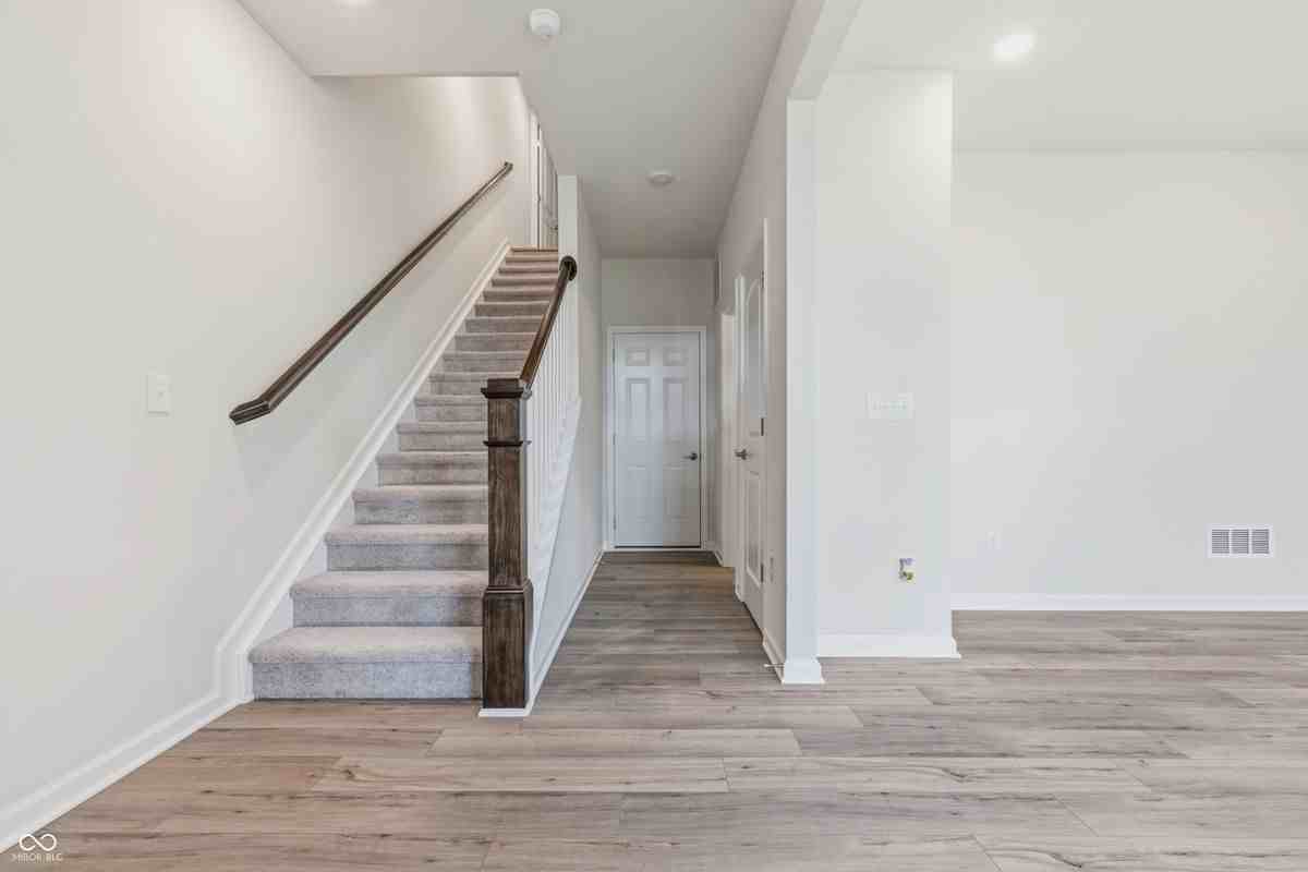 14549 Elsmere Ln - Photo 7 of 42