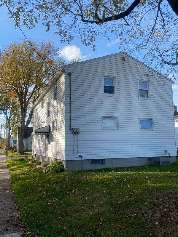 301 78th St - Photo 2 of 18