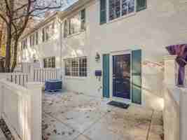 featured image of 5210 Maris Ave