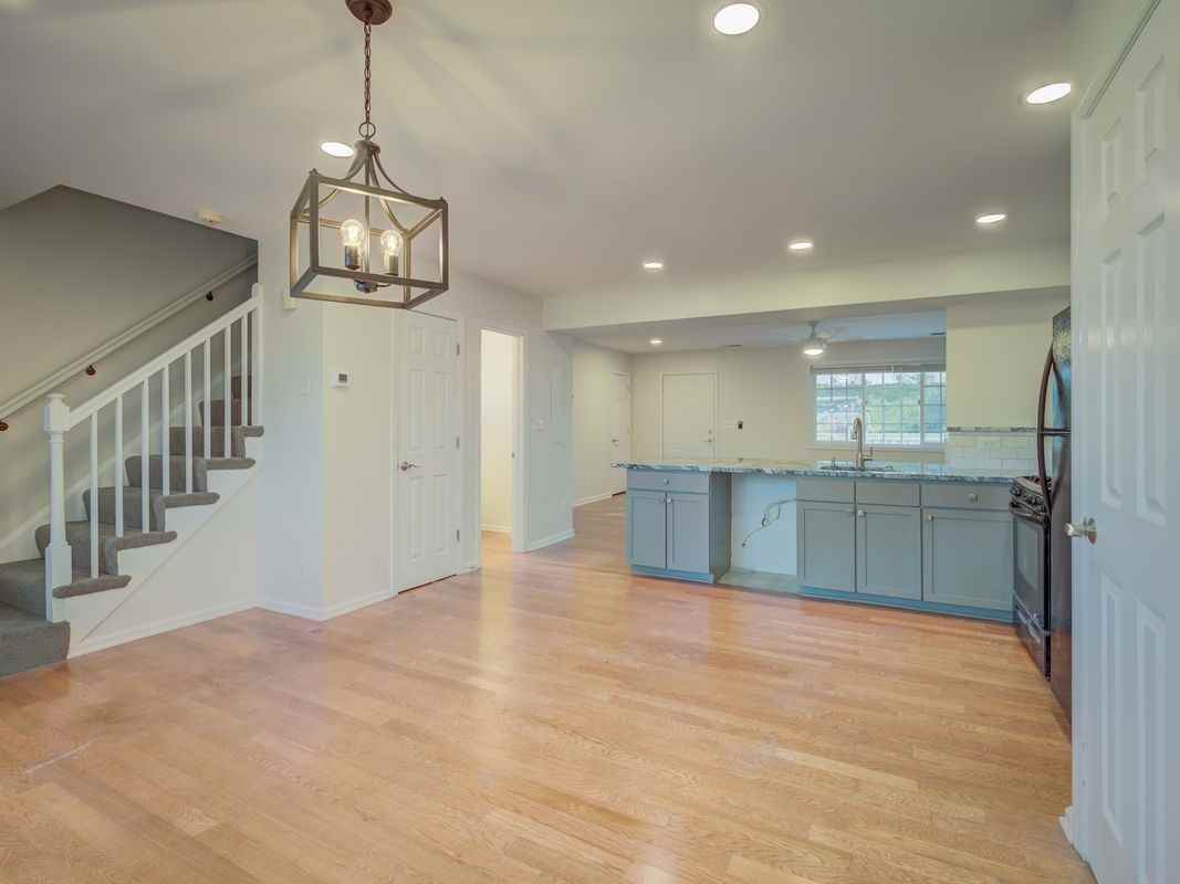 5210 Maris Ave - Photo 7 of 37