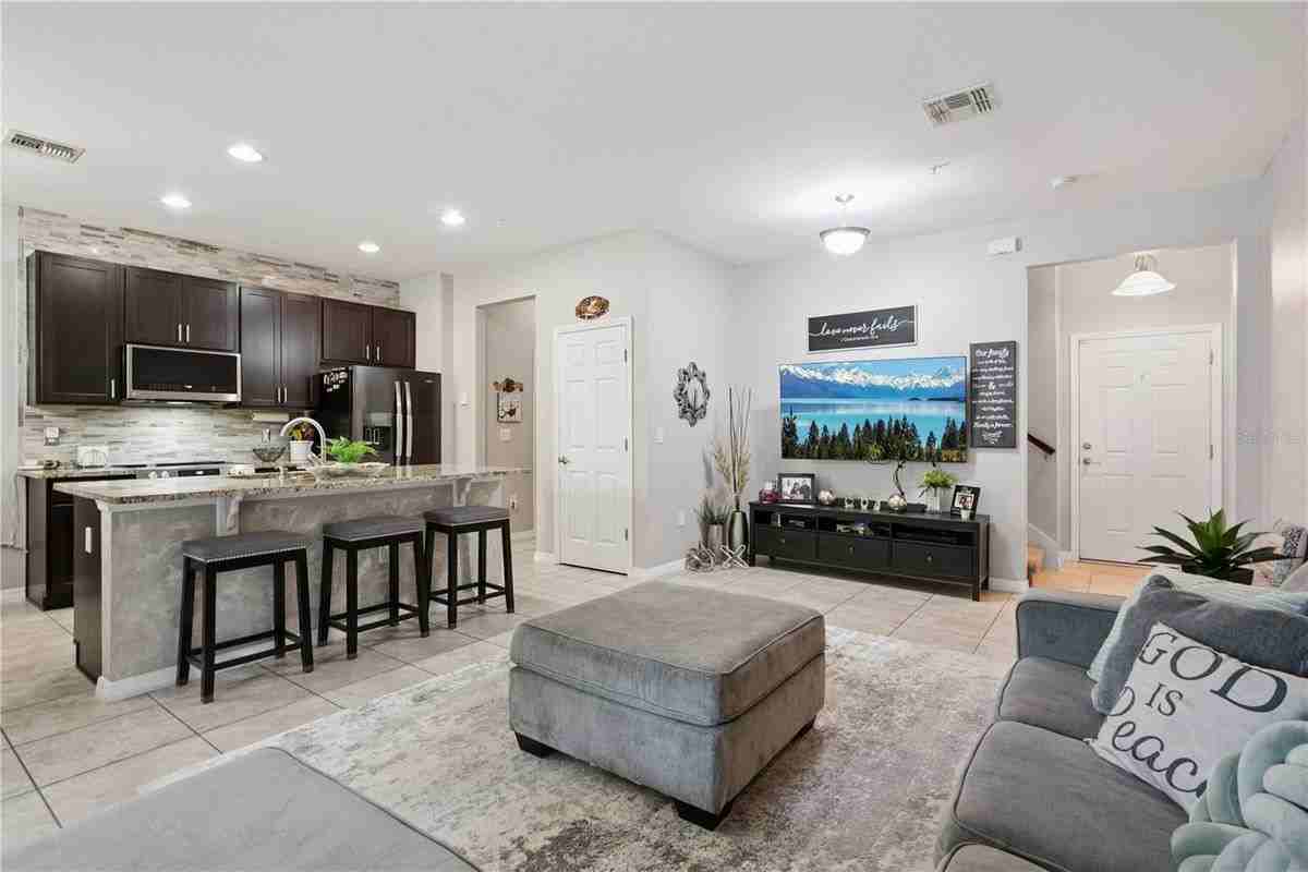 2438 Seven Oaks Dr - Photo 4 of 15