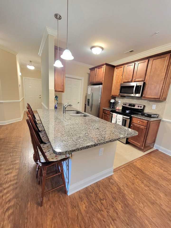 310 Gallery Dr #101 - Photo 2 of 18